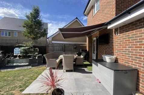 patio area with canopy