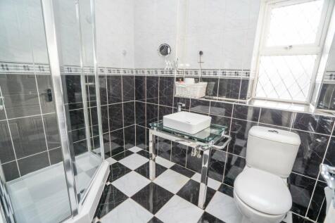 Family Shower Room
