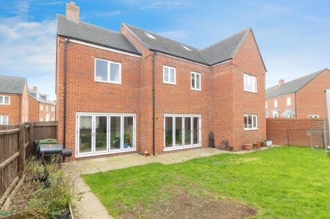 FOCAL REAR GARDEN
