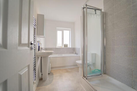 Master Bedroom En Suite