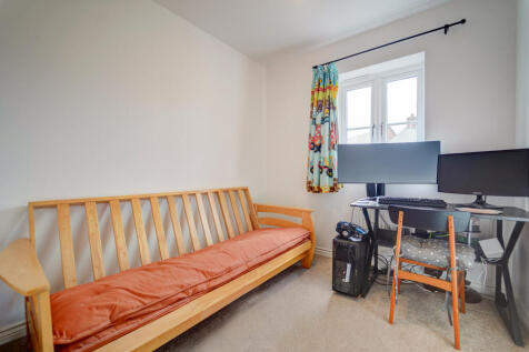 Middle Floor Office Bedroom