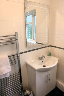 Bathroom (1).JPG