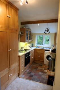 Kitchen (1).JPG