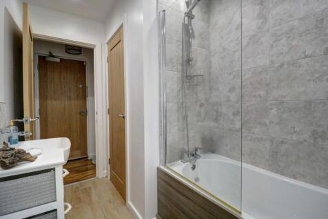 Bathroom 1.2