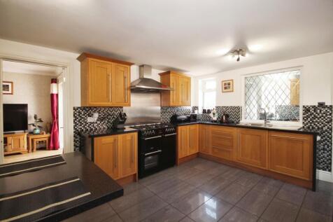 Fitted kitchen