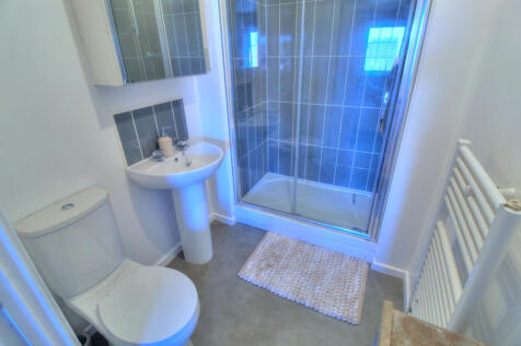 Bedroom 1 - Ensuite