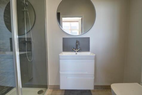 First Floor En Suite