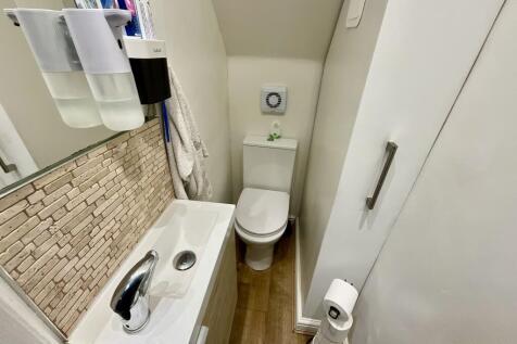 Cloakroom/W.C