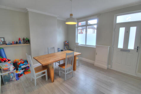 Sitting/Dining Room