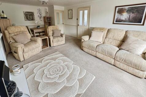 Lounge-Dining Room