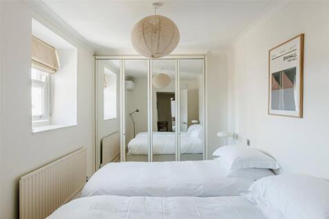 Twin Bedroom