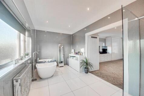 Master Ensuite