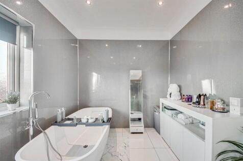 Master Ensuite