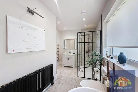 Ensuite Bed1