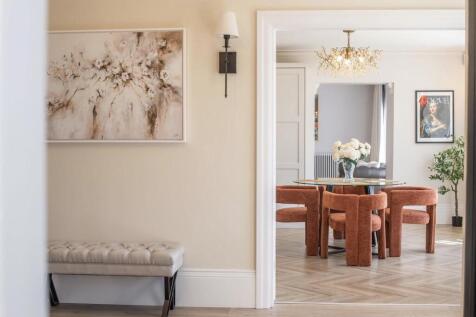 Hallway into Kitchen Diner