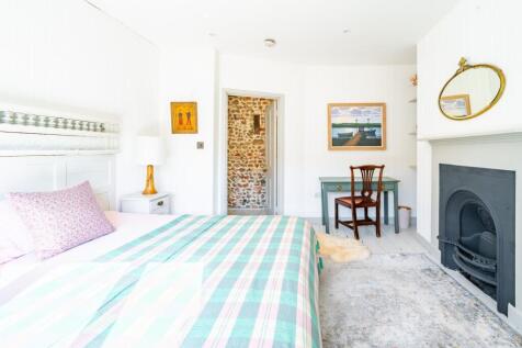 Bedroom (Cart Shed)