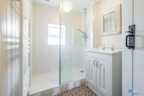 Family Shower Room