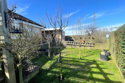 IMG-20250401-WA00...