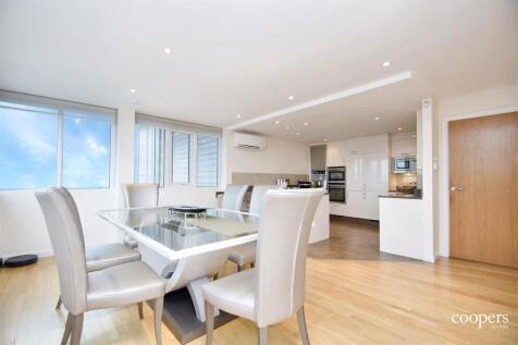 Kitchen/Dining Area