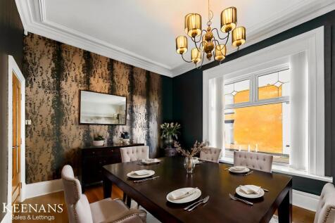 DSC08114 - Dining Room - Luxury - 2.jpg