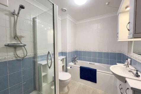 Bath/shower room