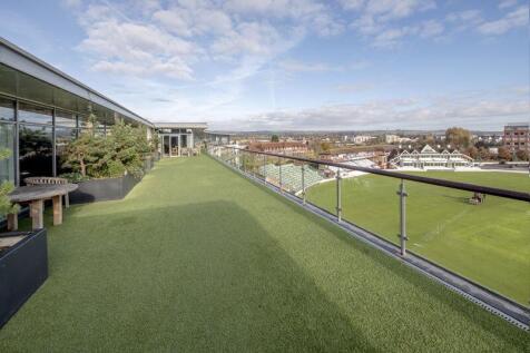 Owners&#39; lounge terrace