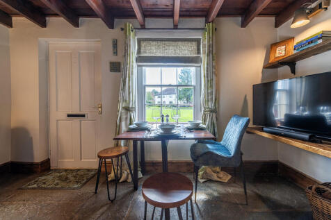 Lapwing Cottage -...