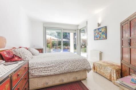 bedroom with terrace