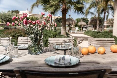 7-view_into_the_gard