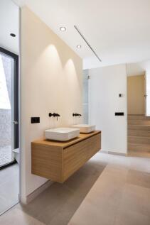 bathroom (2)