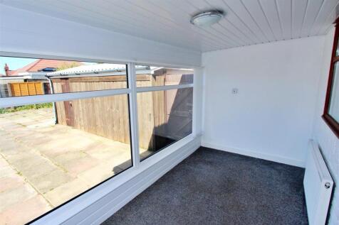 Sun Room/Dining Area