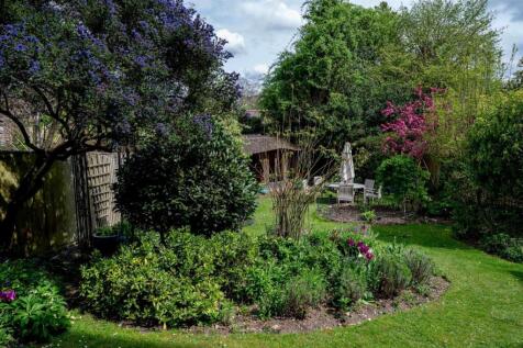 GardenAprilSmall-1920.jpg
