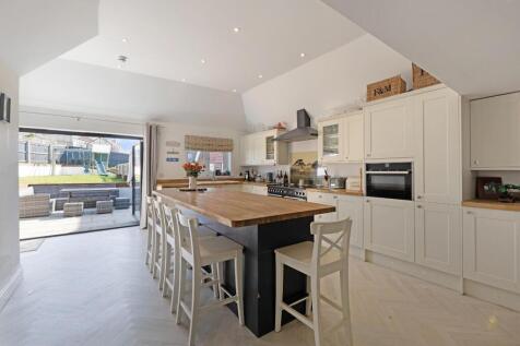 86658_Cleeve House Church Lane (24).jpg