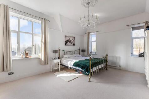 86658_Cleeve House Church Lane (63).jpg