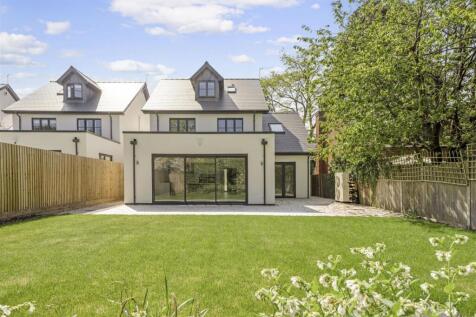 9 Walnut Close EXT010.jpg