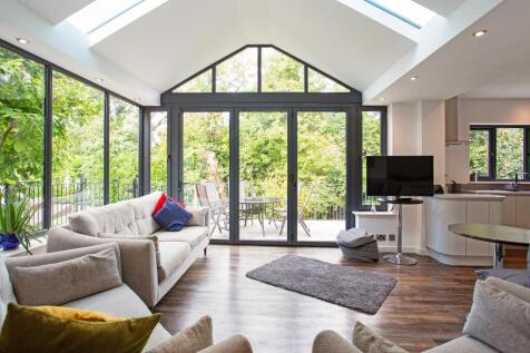 35 Cirencester Road 307869 - (14).jpg
