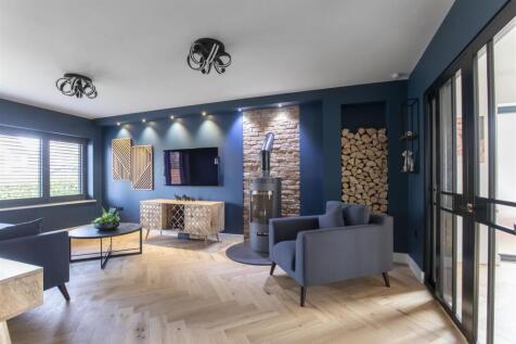 4 Walnut Close-17.jpg