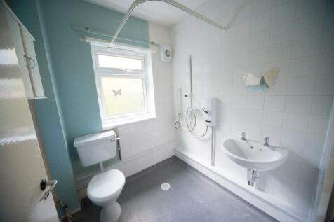Shower Room.jpg