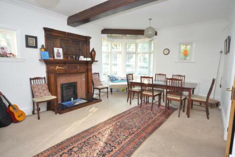 Lounge or dining room.jpg