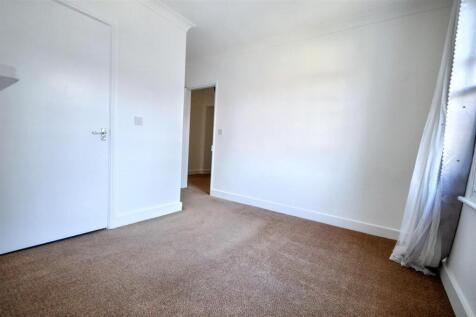 Bedroom 2 (2).jpeg