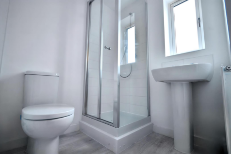 Shower En-suite