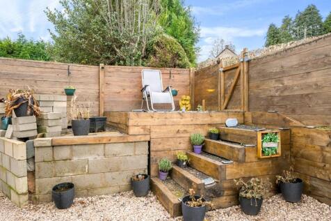 Outdoor seating area.jpg