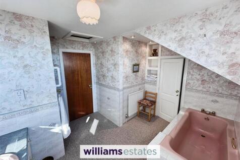 Upstairs Bathroom