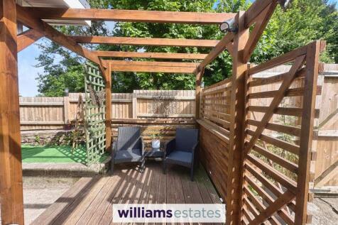 Rear Decked Area