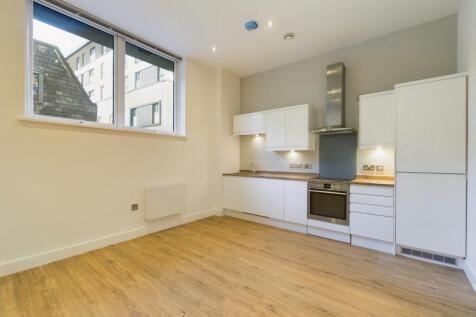 CAM01909G0-PR0274-STILL004