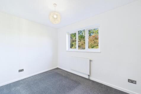 CAM01909G0-PR0386-STILL009