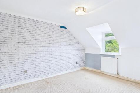 CAM01909G0-PR0385-STILL021