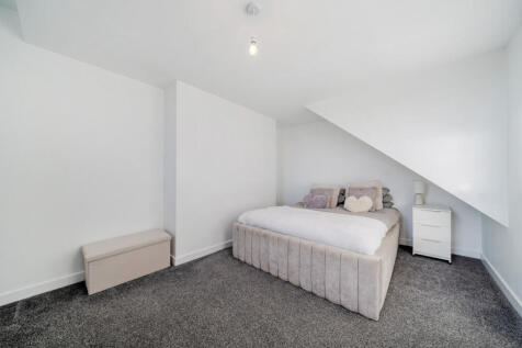 1385257-4-6926dfe...