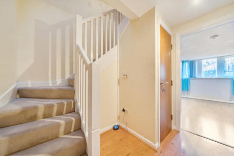 1387945-6-6936e82...