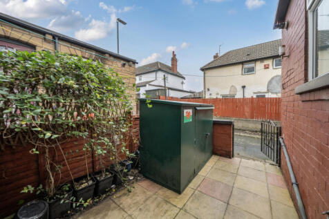 1393446-3-694a8e9...